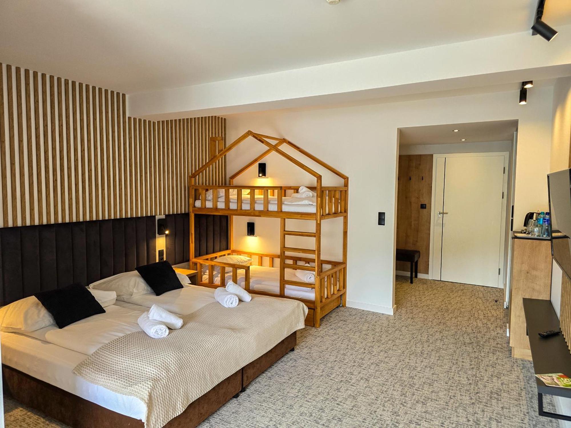 Bed and Breakfast Sniezynka Щирк Екстер'єр фото