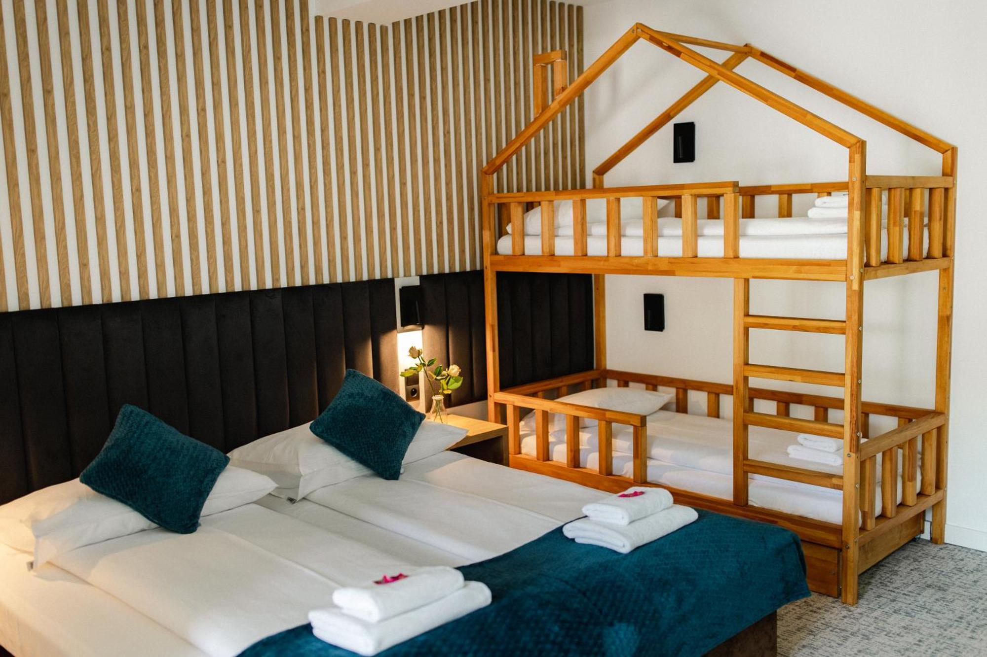 Bed and Breakfast Sniezynka Щирк Екстер'єр фото